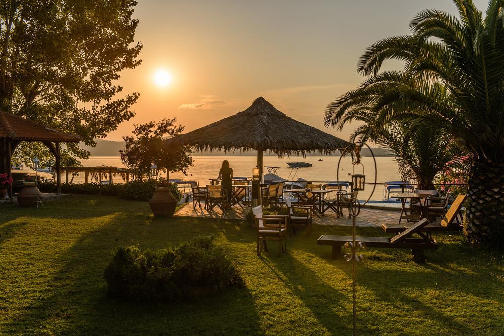 Christaras Apartments Vourvourou Bagian luar foto