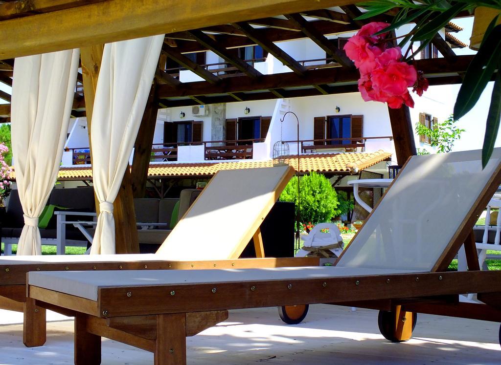 Christaras Apartments Vourvourou Bagian luar foto