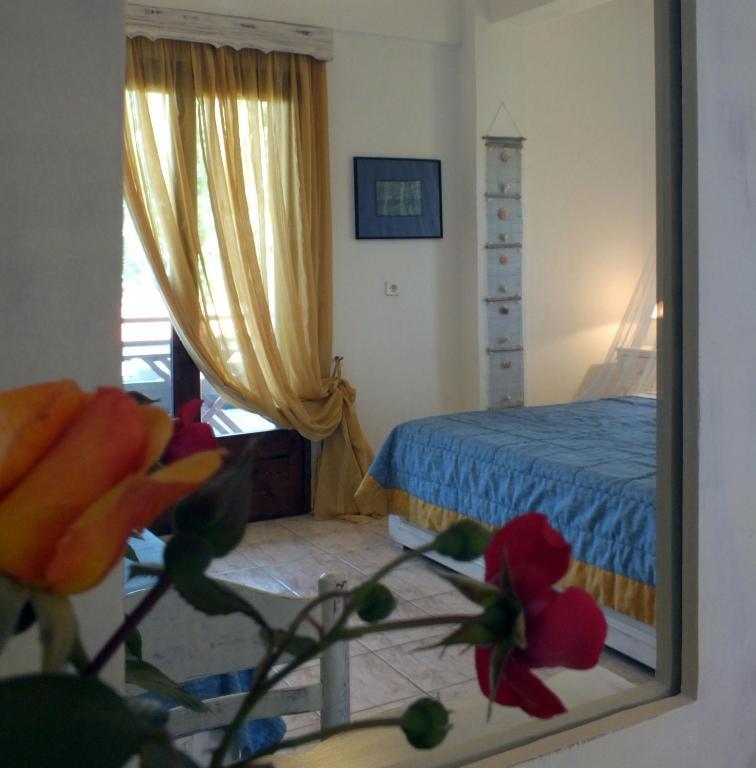 Christaras Apartments Vourvourou Ruang foto