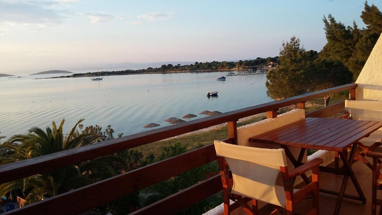 Christaras Apartments Vourvourou Bagian luar foto